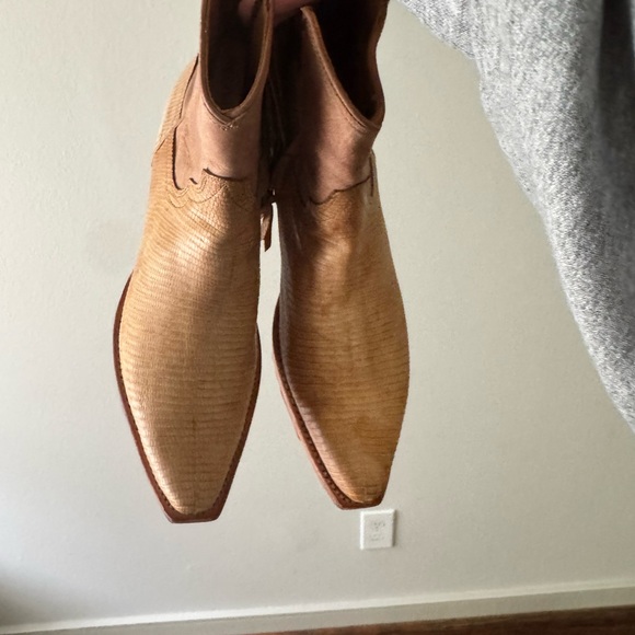 Tecovas The Daisy Sand Relic Lizard Boots - Picture 3 of 6